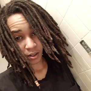 Meet your Posher, Demetra